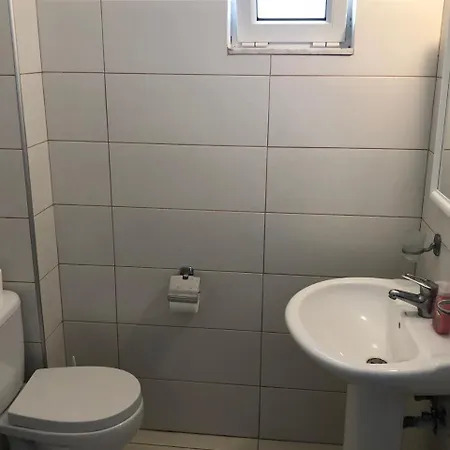 Kedros Hotel 2*